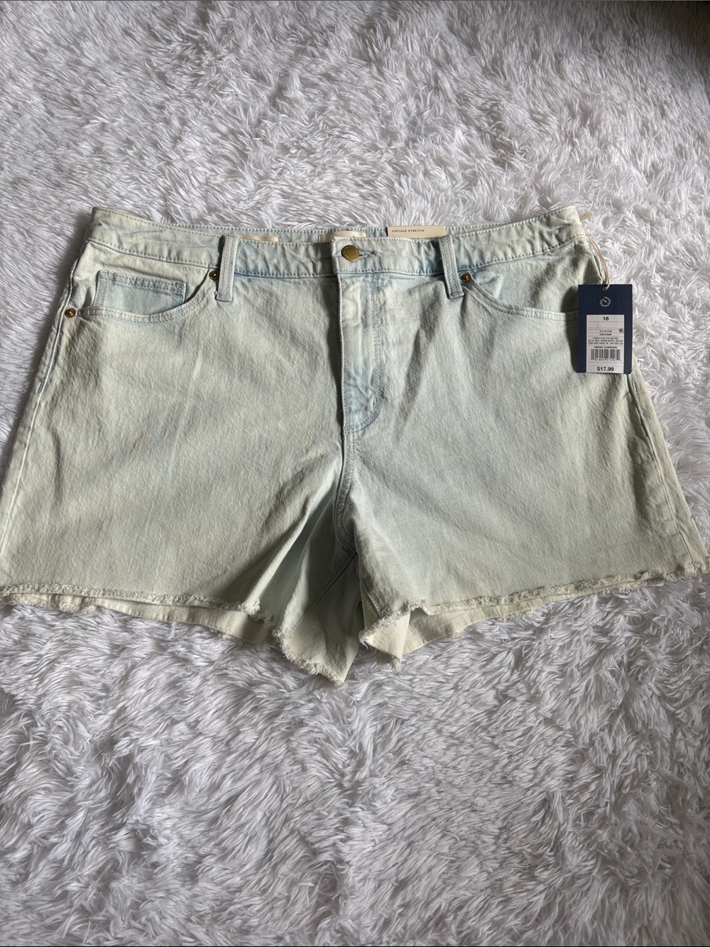 NWT Universal Thread Vintage Midi Light Acid Wash Denim Shorts Size 16/33R